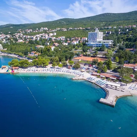 Apartament Djusi *