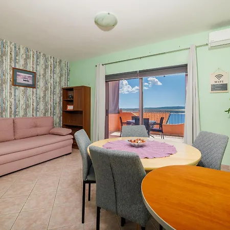 Djusi Apartment *