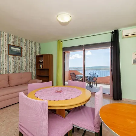 Apartment Djusi Dramalj