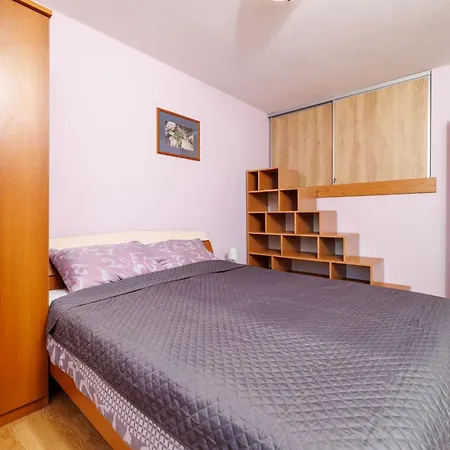 Apartment Djusi