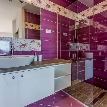 Djusi Apartament *