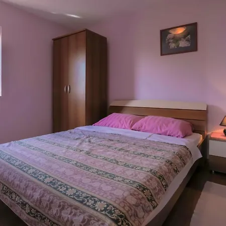 Apartment Djusi