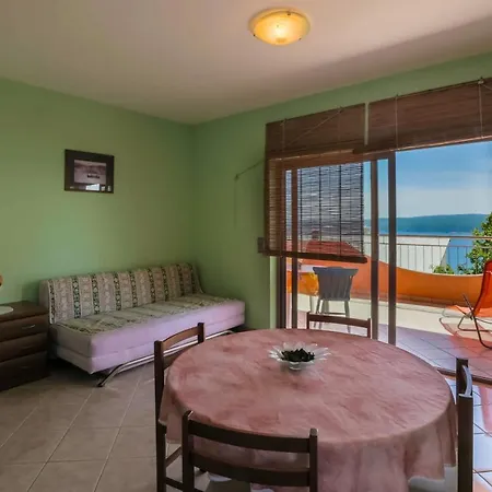 Apartment Djusi