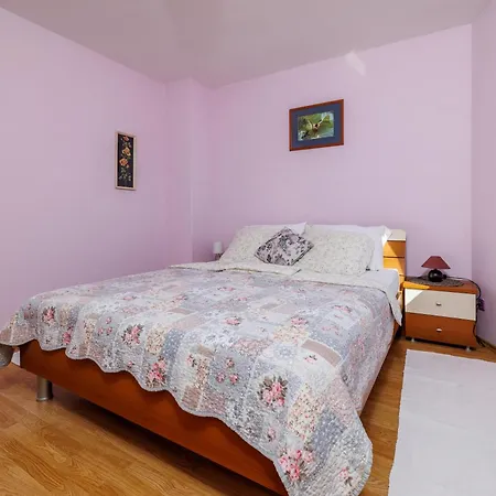 Apartment Djusi