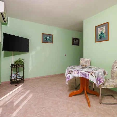 Djusi Apartment *