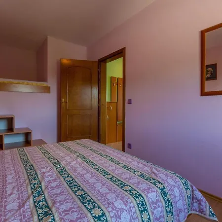 Apartment Djusi *