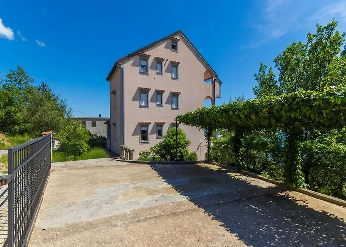 Appartement Djusi