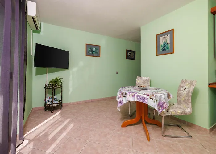 Djusi Apartment *
